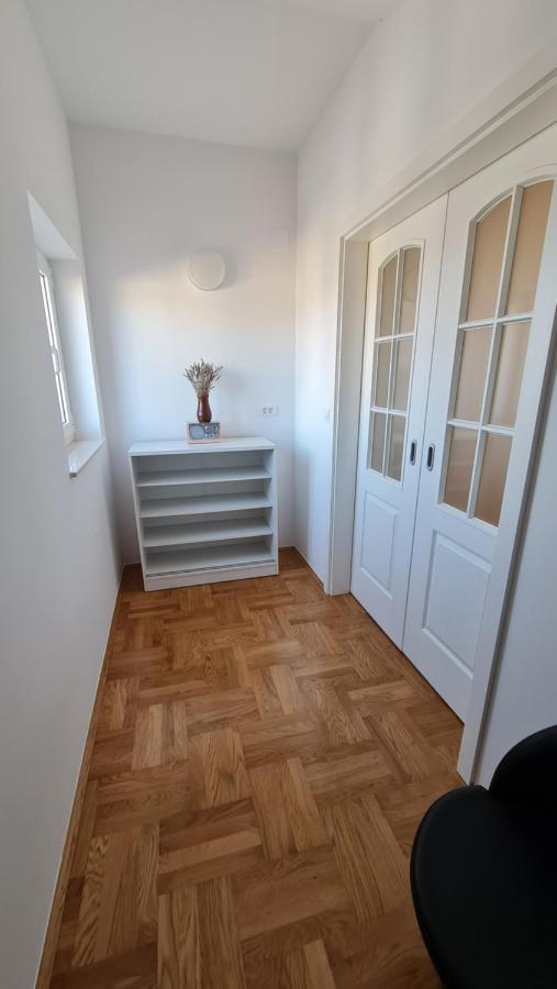 Apartmani Dami Novalja Εξωτερικό φωτογραφία