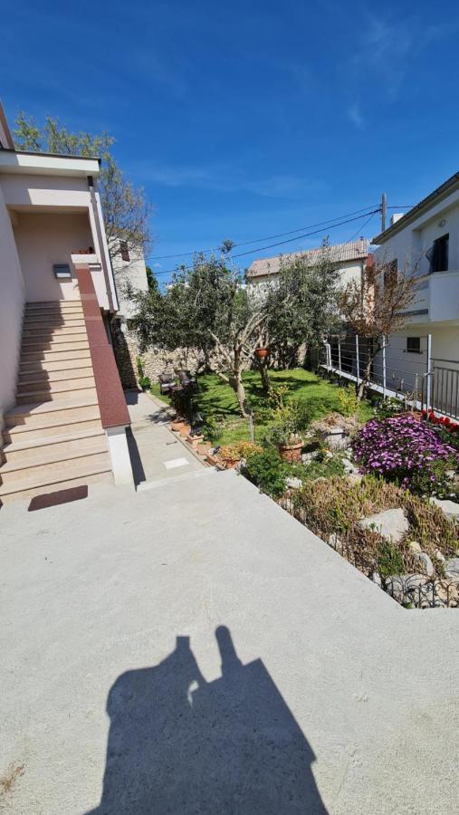 Apartmani Dami Novalja Εξωτερικό φωτογραφία